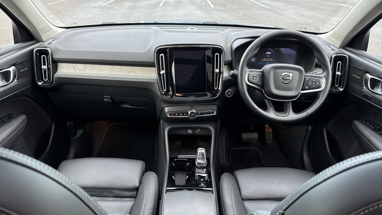 Volvo XC40 2.0 B3P Ultra Dark 5dr Auto Petrol Estate